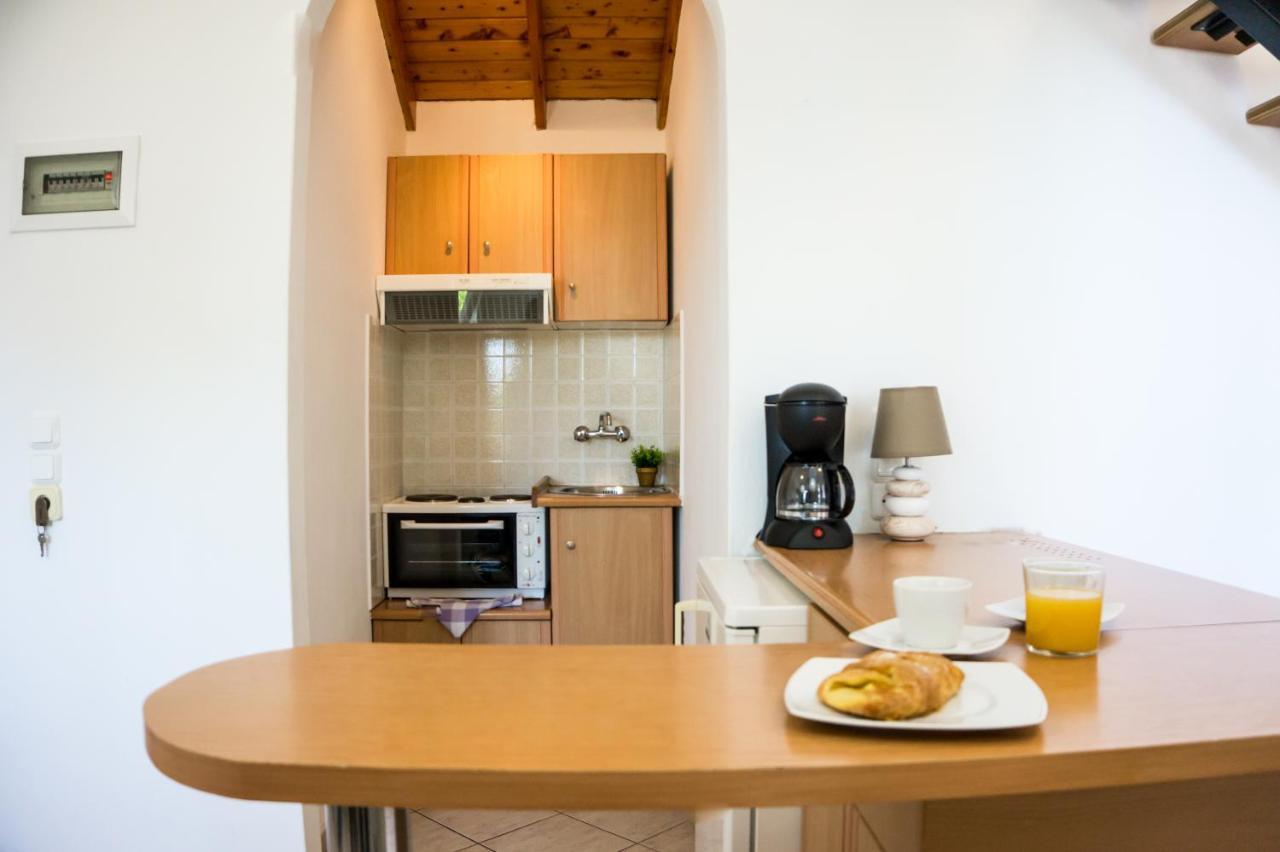 Sunrise Limnionas Apartments Marathókampos Екстериор снимка
